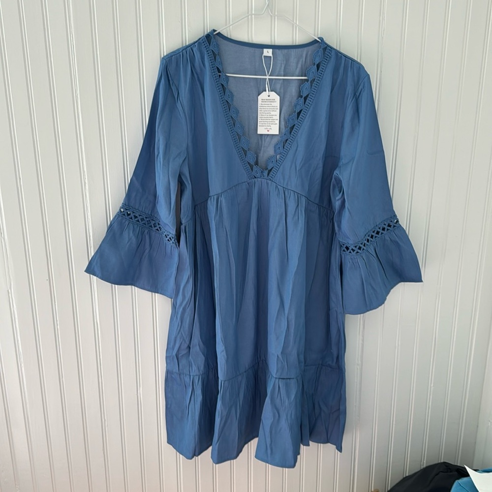 Blue dress with bell sleeves Large